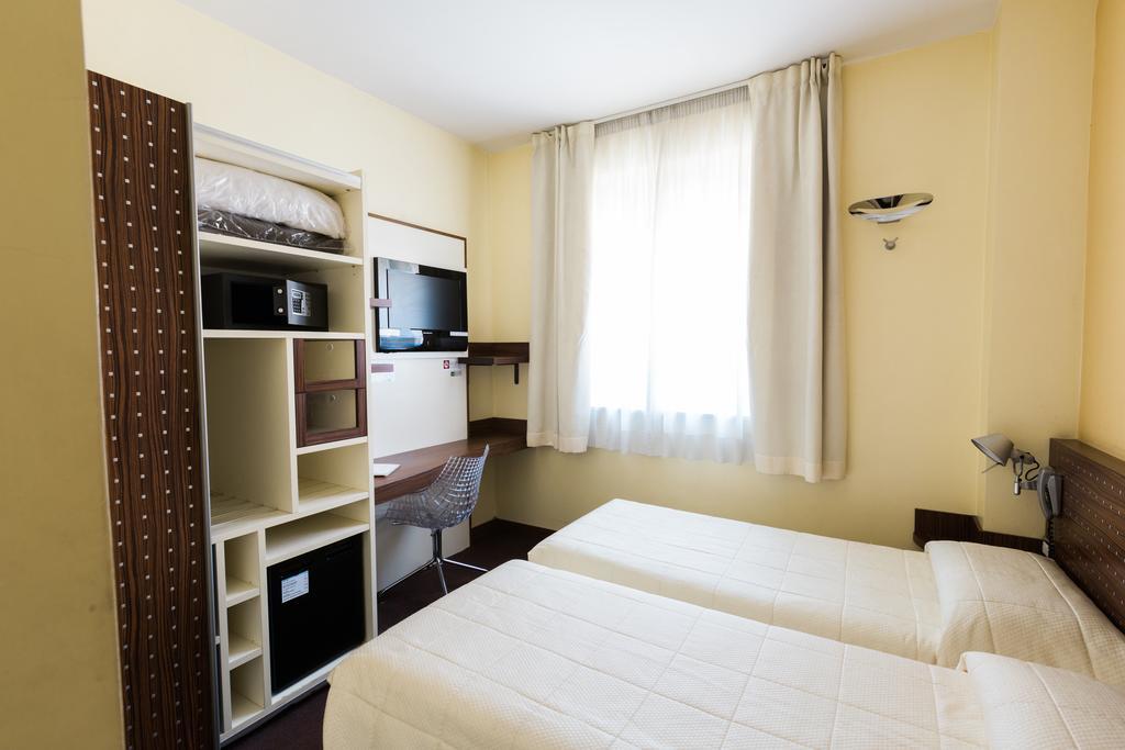 Ecohotel Roma Екстер'єр фото